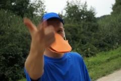 048